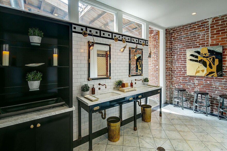 3921 W Jefferson Blvd, Los Angeles, CA for lease - Interior Photo - Image 2 of 45