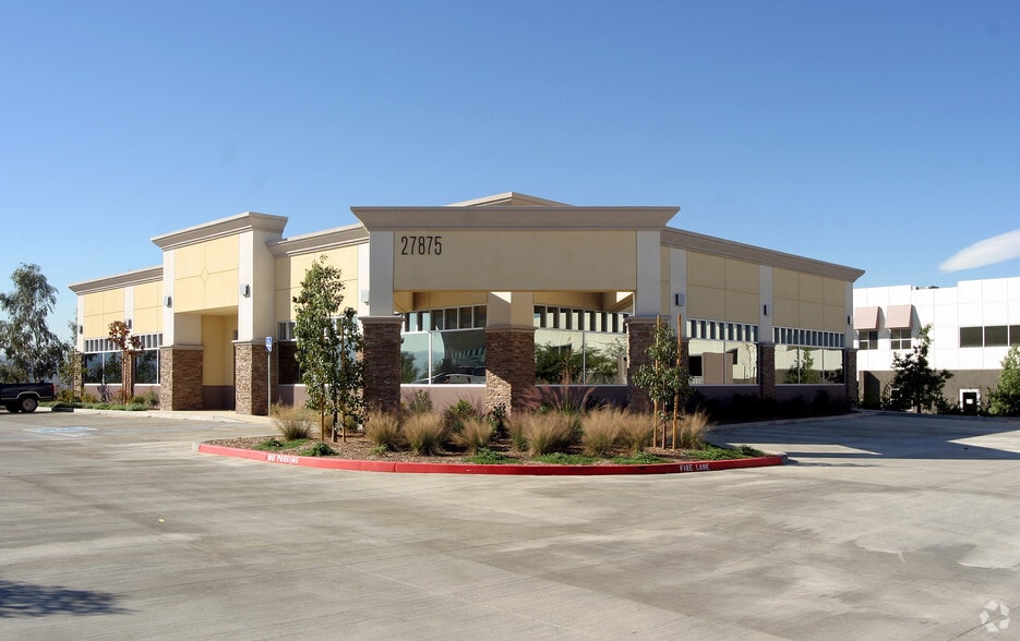 27875 Smyth Dr, Santa Clarita, CA à louer - Photo du bâtiment - Image 2 de 11