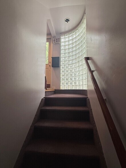 66 Harned Rd, Commack, NY à louer - Photo intérieure - Image 3 de 15