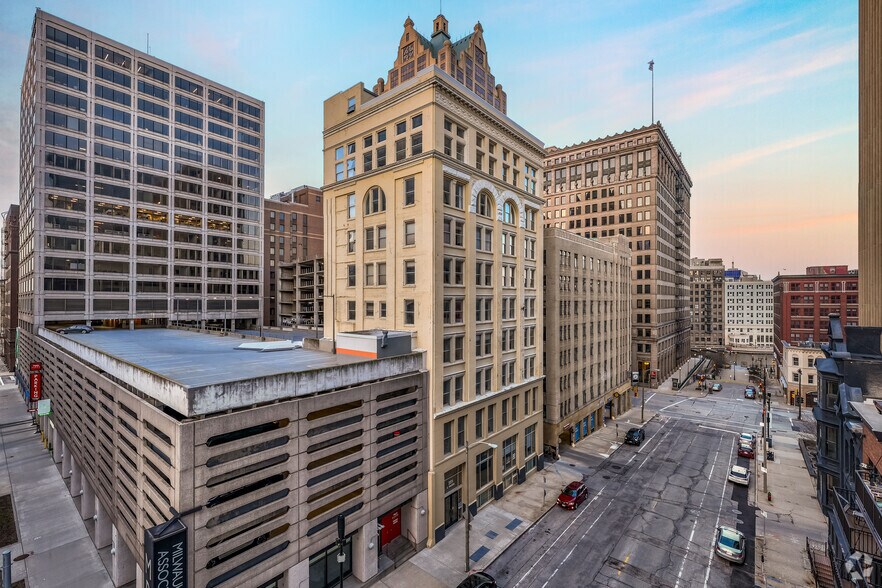 225 E Mason St, Milwaukee, WI à vendre - Photo principale - Image 1 de 41