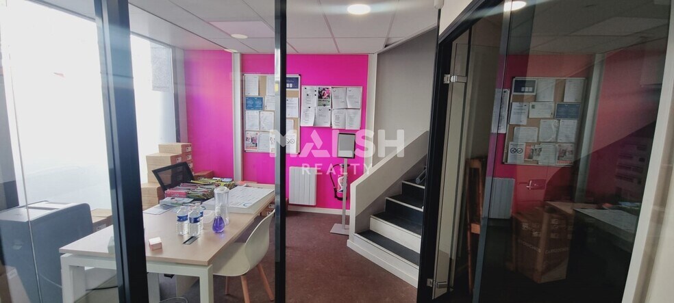 Retail in Villeurbanne for lease - Interior Photo - Image 2 of 9