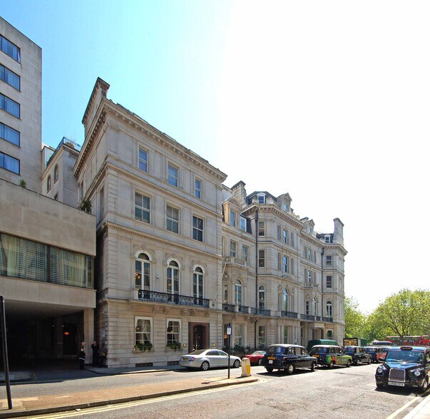 11-12 Hamilton Pl, Londres à louer - Photo du bâtiment - Image 2 de 2