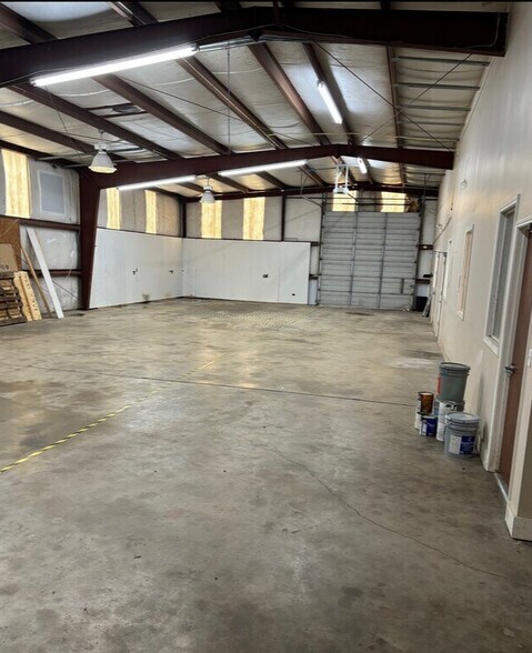 5851 Red Bluff Rd, Pasadena, TX for lease - Building Photo - Image 1 of 5