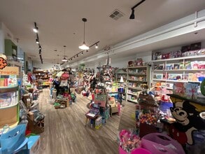 544-554 Lincoln Ave, Winnetka, IL for lease Building Photo- Image 2 of 7