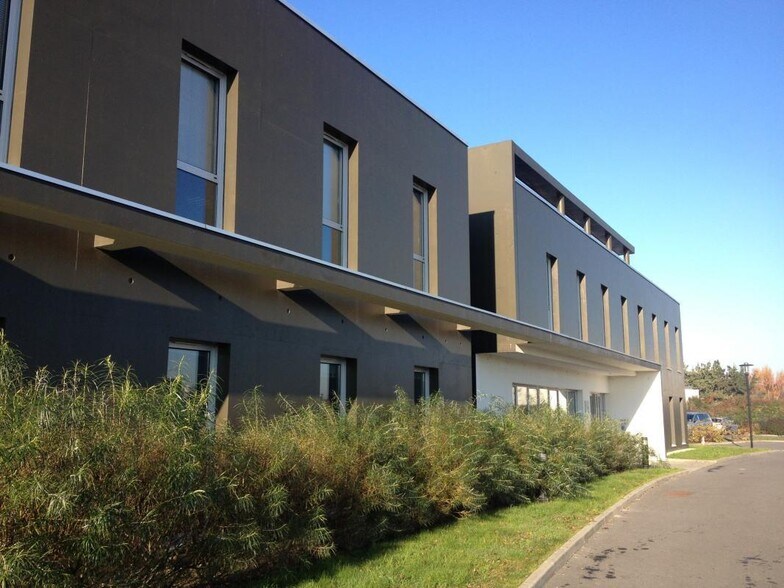 98 Rue Du Leinster, La Chapelle-sur-Erdre à louer - Photo du bâtiment - Image 1 de 9