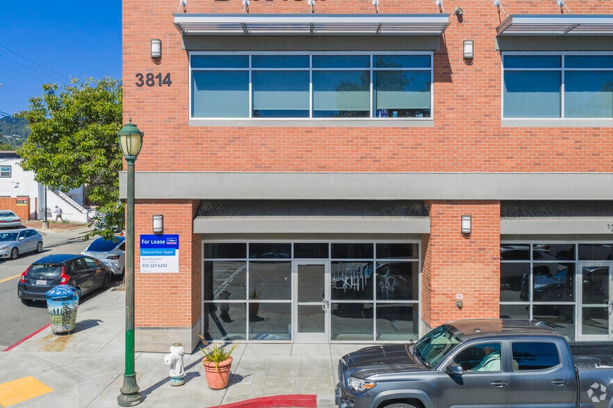 3810-3814 MacArthur Blvd, Oakland, CA à louer - Photo du bâtiment - Image 3 de 7
