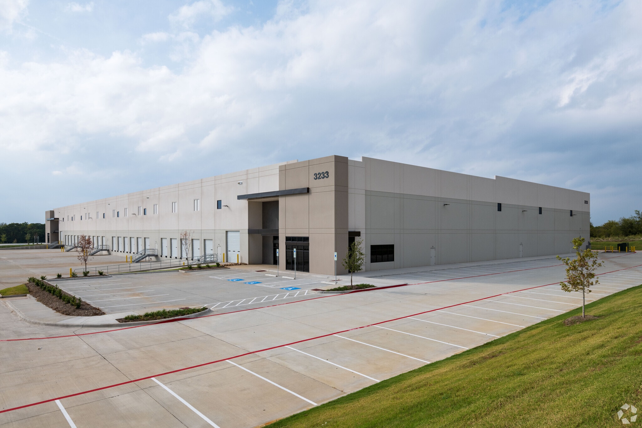 3233 Buda Ln, Fort Worth, TX for lease Building Photo- Image 1 of 11
