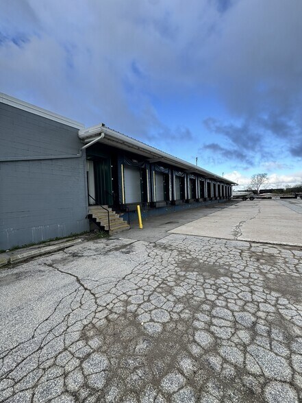 736 Morris St, Fond Du Lac, WI à louer - Photo du bâtiment - Image 3 de 12