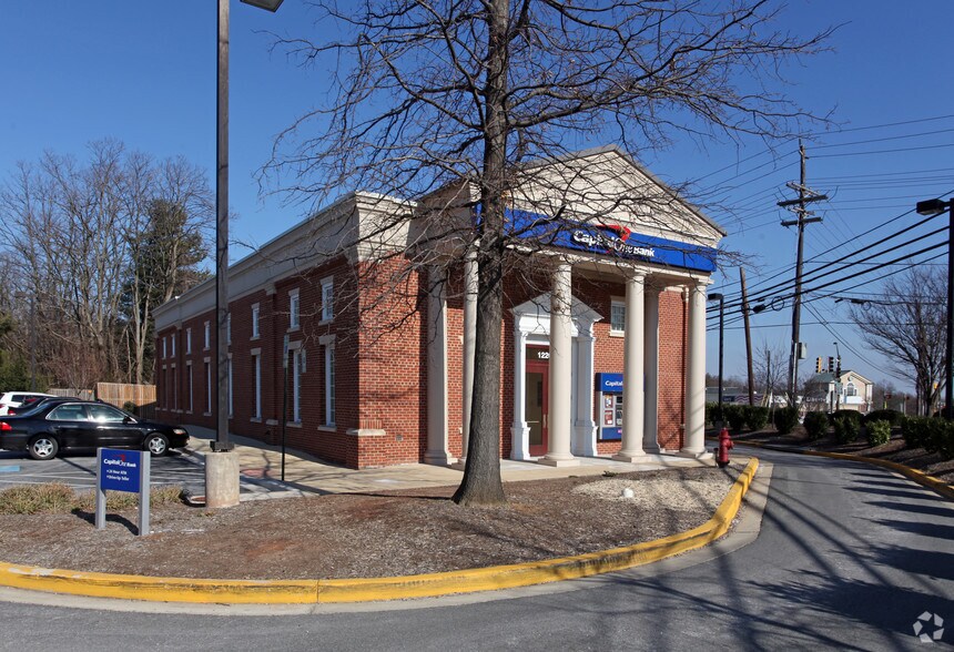 Quince Orchard Marketplace portefeuille de 5 propriétés à vendre sur LoopNet.ca - Photo principale - Image 2 de 5