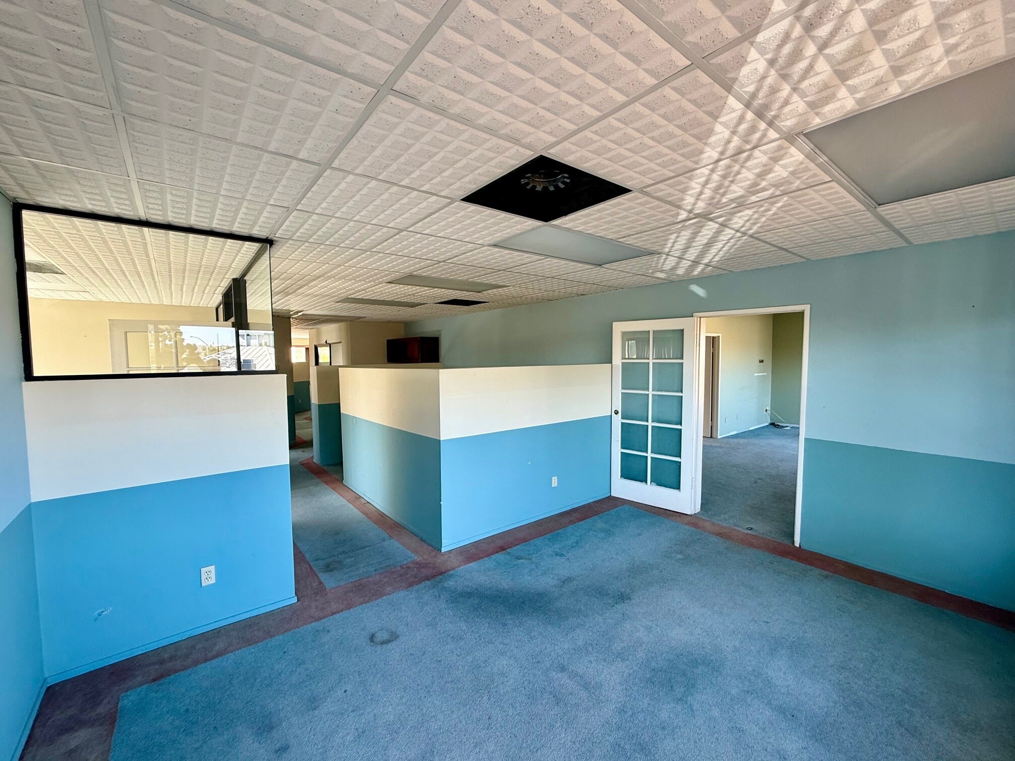 3175-3185 Midway Dr, San Diego, CA à louer Photo intérieure- Image 1 de 2