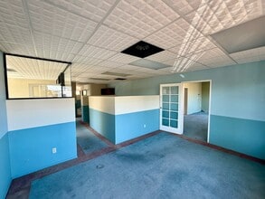 3175-3185 Midway Dr, San Diego, CA à louer Photo intérieure- Image 1 de 2