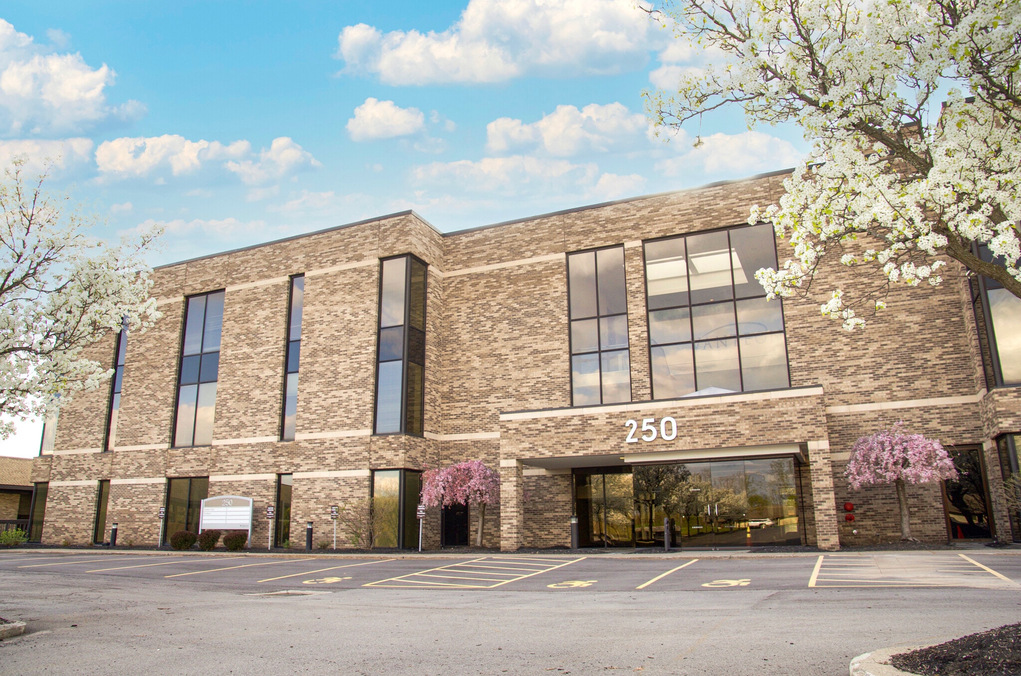 250 Cross Keys Office Park, Fairport, NY for lease Primary Photo- Image 1 of 36