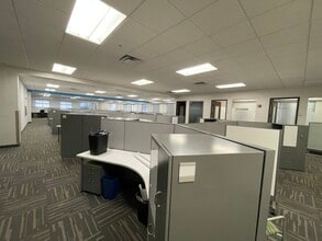 200 Carillon Pkwy, Saint Petersburg, FL à louer Photo intérieure- Image 1 de 5