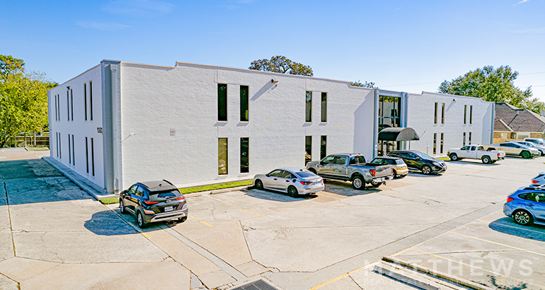 Grant Road Office Complex portfolio of 4 properties for sale on LoopNet.ca - Building Photo - Image 1 of 3