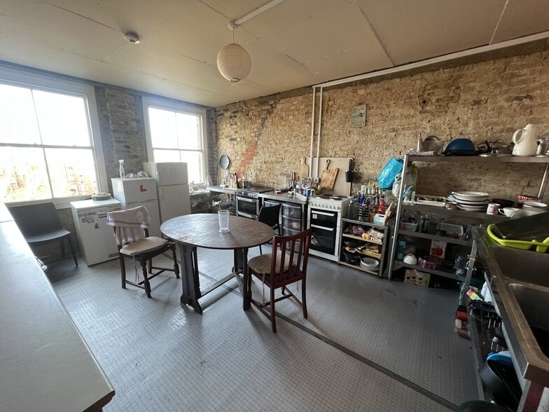 14-16 Putney High St, London for sale - Building Photo - Image 3 of 6