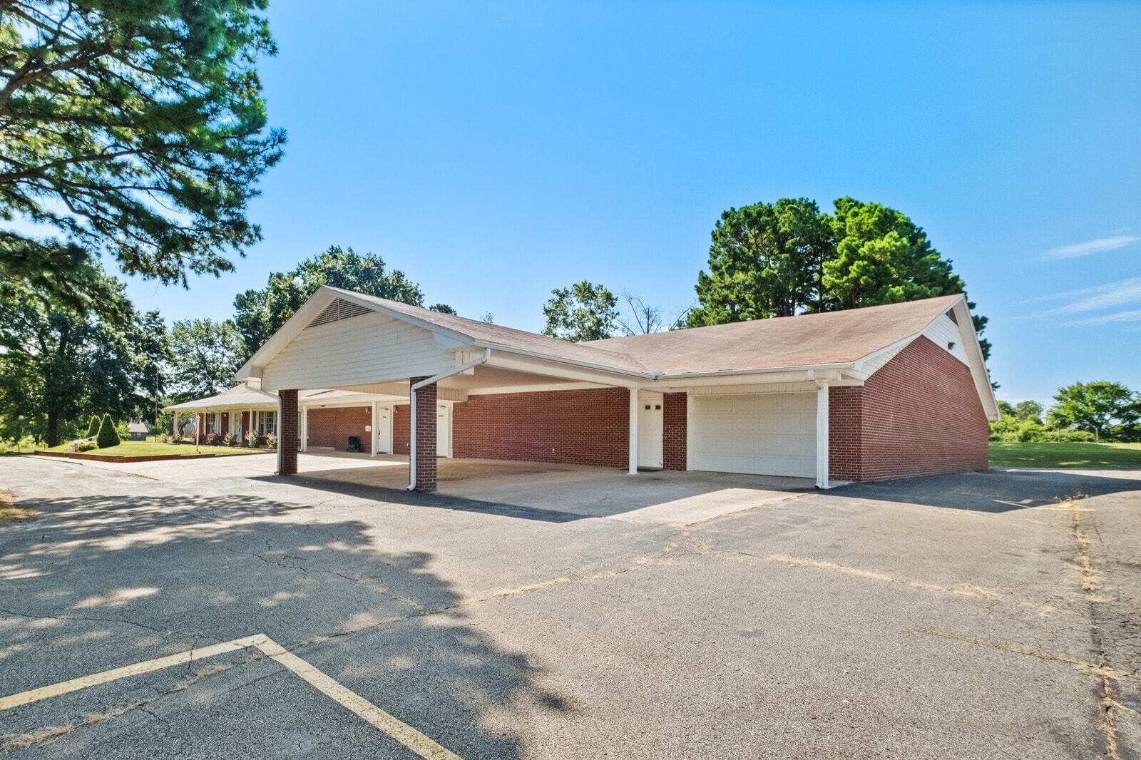 1400 Locust st, Stilwell, OK for sale Primary Photo- Image 1 of 49