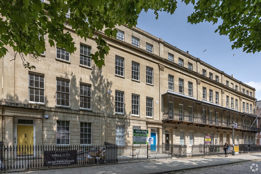 5 Queen Sq, Bristol à louer - Photo du bâtiment - Image 2 de 3