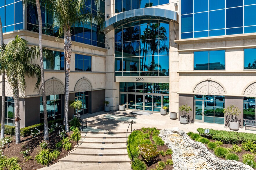 3990 Concours, Ontario, CA à louer - Photo du bâtiment - Image 2 de 7