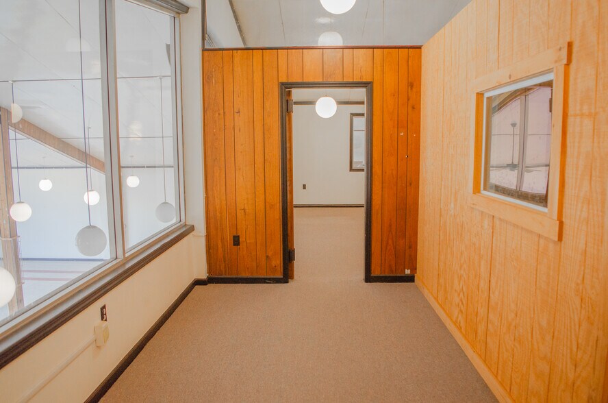 4115-4125 Route 28, Boiceville, NY à vendre - Photo intérieure - Image 2 de 12