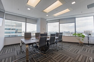 55 Commerce Valley Dr W, Markham, ON à louer Photo intérieure- Image 2 de 4