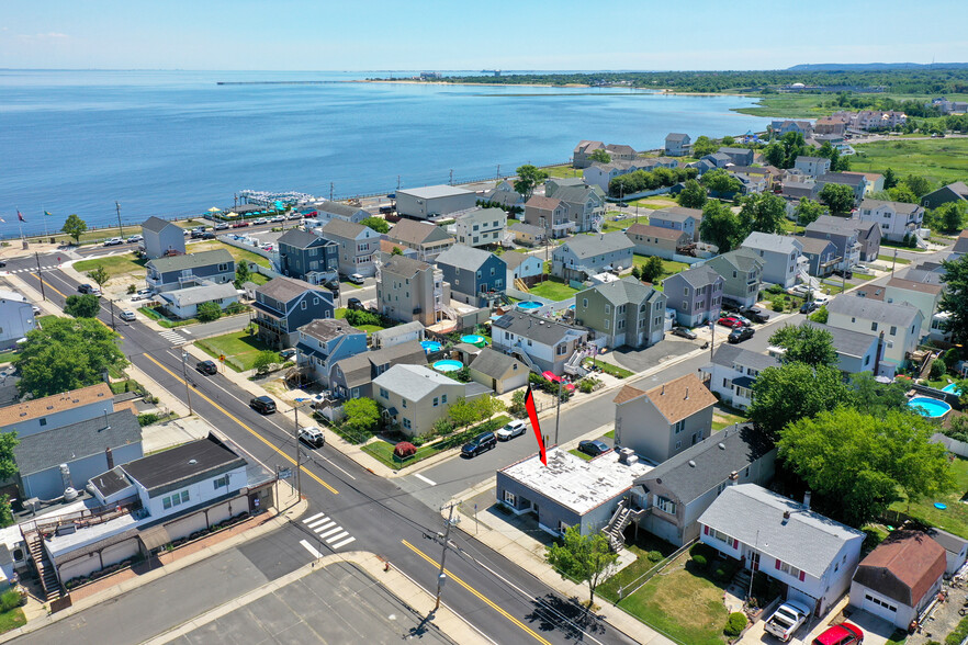 300-302 Florence Ave, Union Beach, NJ for sale - Building Photo - Image 1 of 1