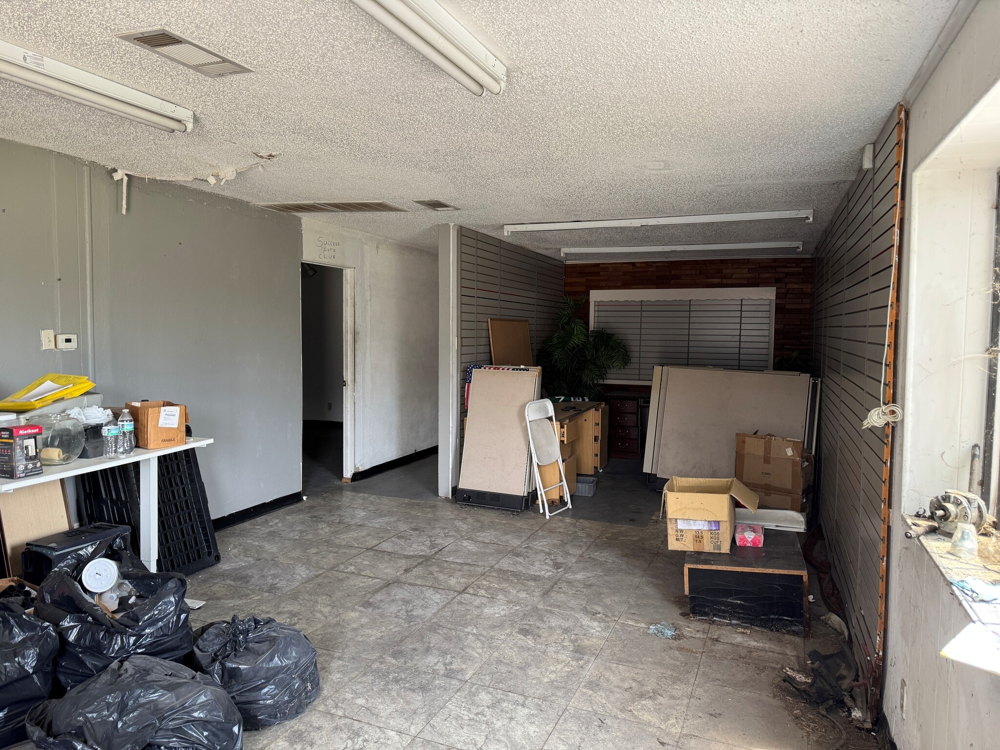 3444 N Interstate 35 E, Lancaster, TX for lease Interior Photo- Image 1 of 2
