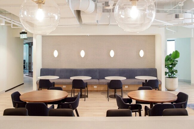 Plus de détails pour 200 E Las Olas Blvd, Fort Lauderdale, FL - Coworking à louer