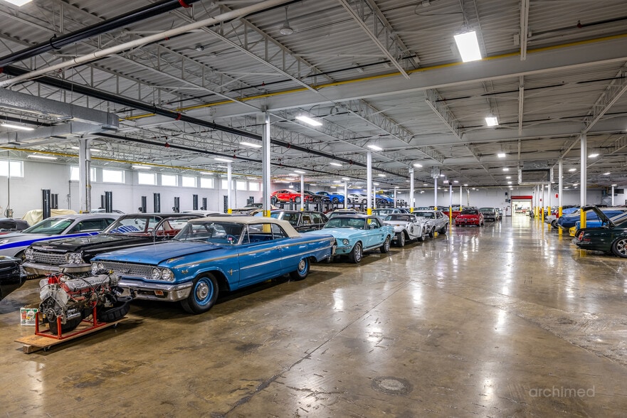 4444 Rue Jarry E, Montréal, QC à vendre - Photo intérieure - Image 3 de 5