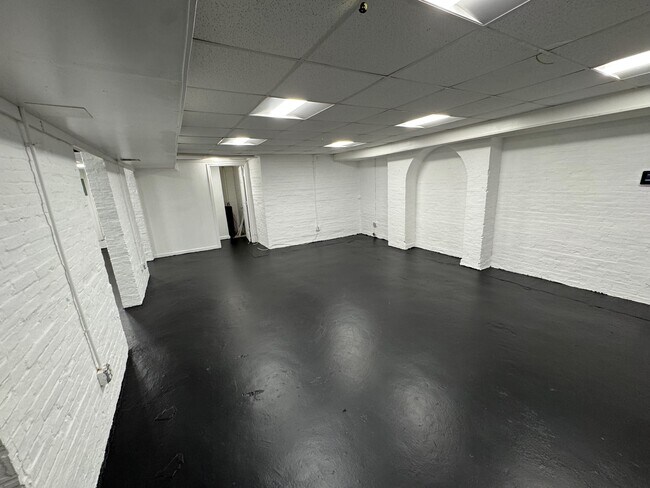 More details for 1013 N Charles St, Baltimore, MD - Retail for Lease