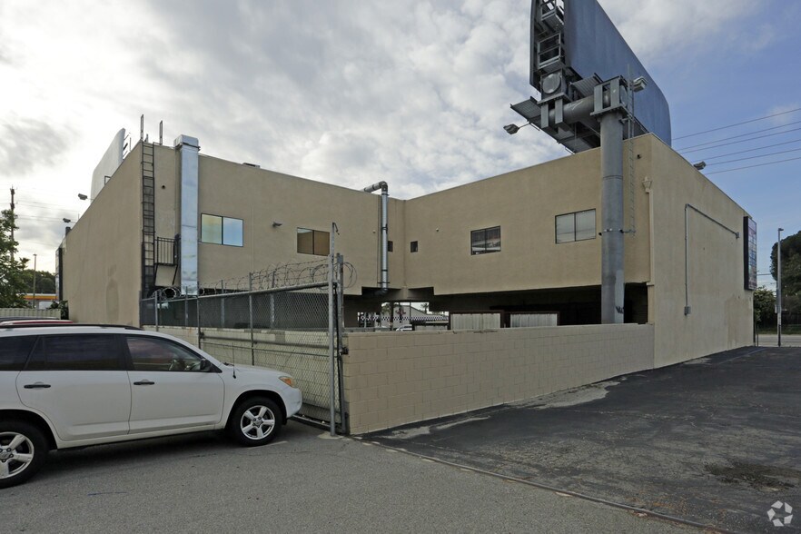 19703-19725 Nordhoff St, Northridge, CA à louer - Photo du bâtiment - Image 2 de 7