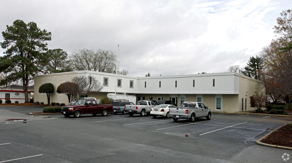 12284 Warwick Blvd, Newport News, VA for lease - Building Photo - Image 2 of 9
