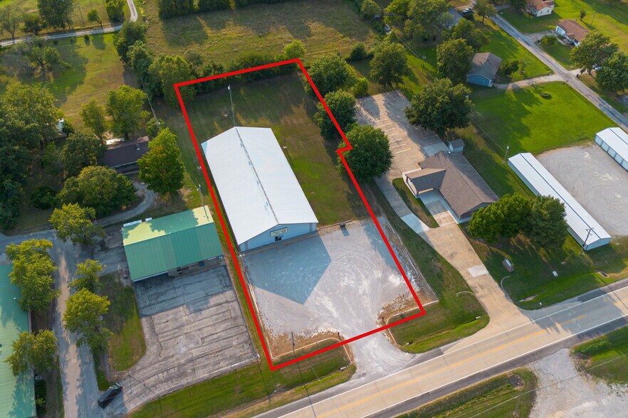 3220 S Hwy 32, El Dorado Springs, MO à vendre - Photo du bâtiment - Image 3 de 24