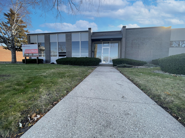 621 E Wildwood Ave, Villa Park, IL for lease - Building Photo - Image 1 of 9