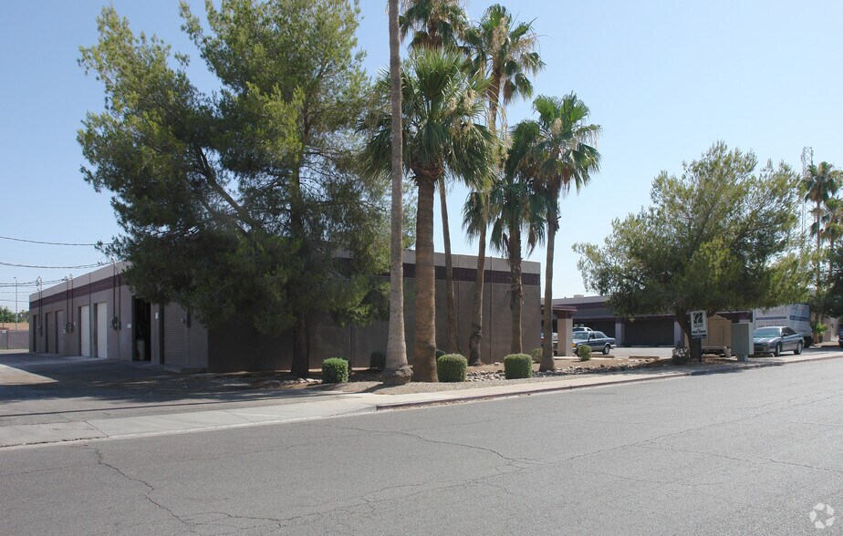320 E 10th Dr, Mesa, AZ à louer - Photo du bâtiment - Image 1 de 6