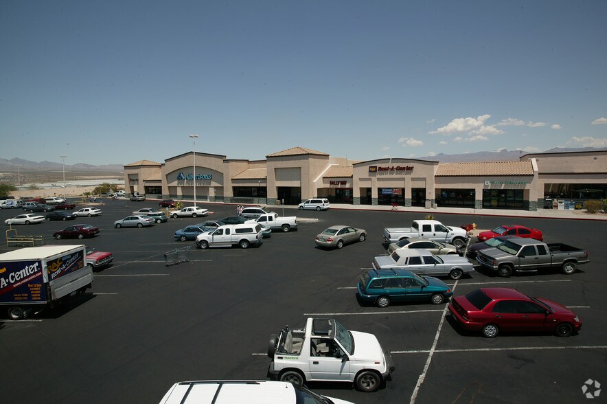 2350 Miracle Mile, Bullhead City, AZ à louer - Photo du bâtiment - Image 3 de 19