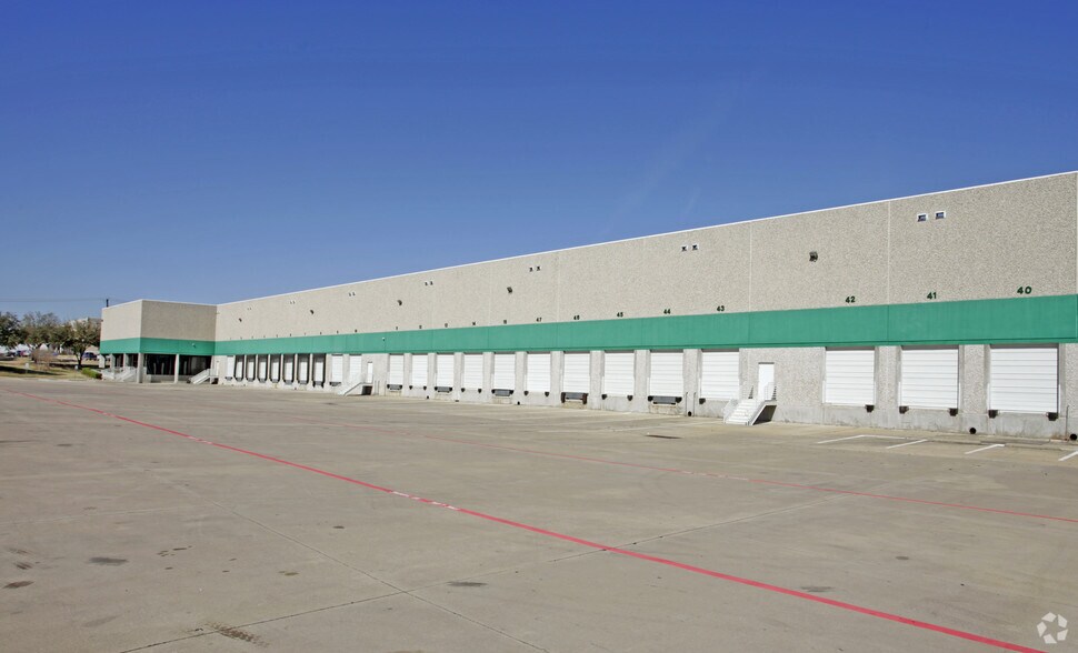 1211 Avenue T, Grand Prairie, TX à louer - Photo du bâtiment - Image 1 de 6