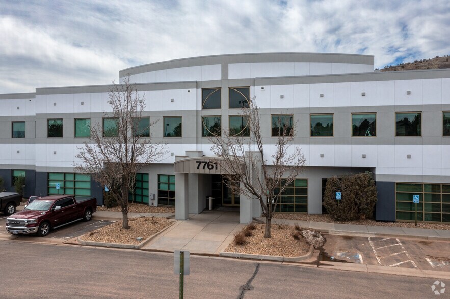 7761 Shaffer Pky, Littleton, CO à louer - Photo du bâtiment - Image 3 de 9