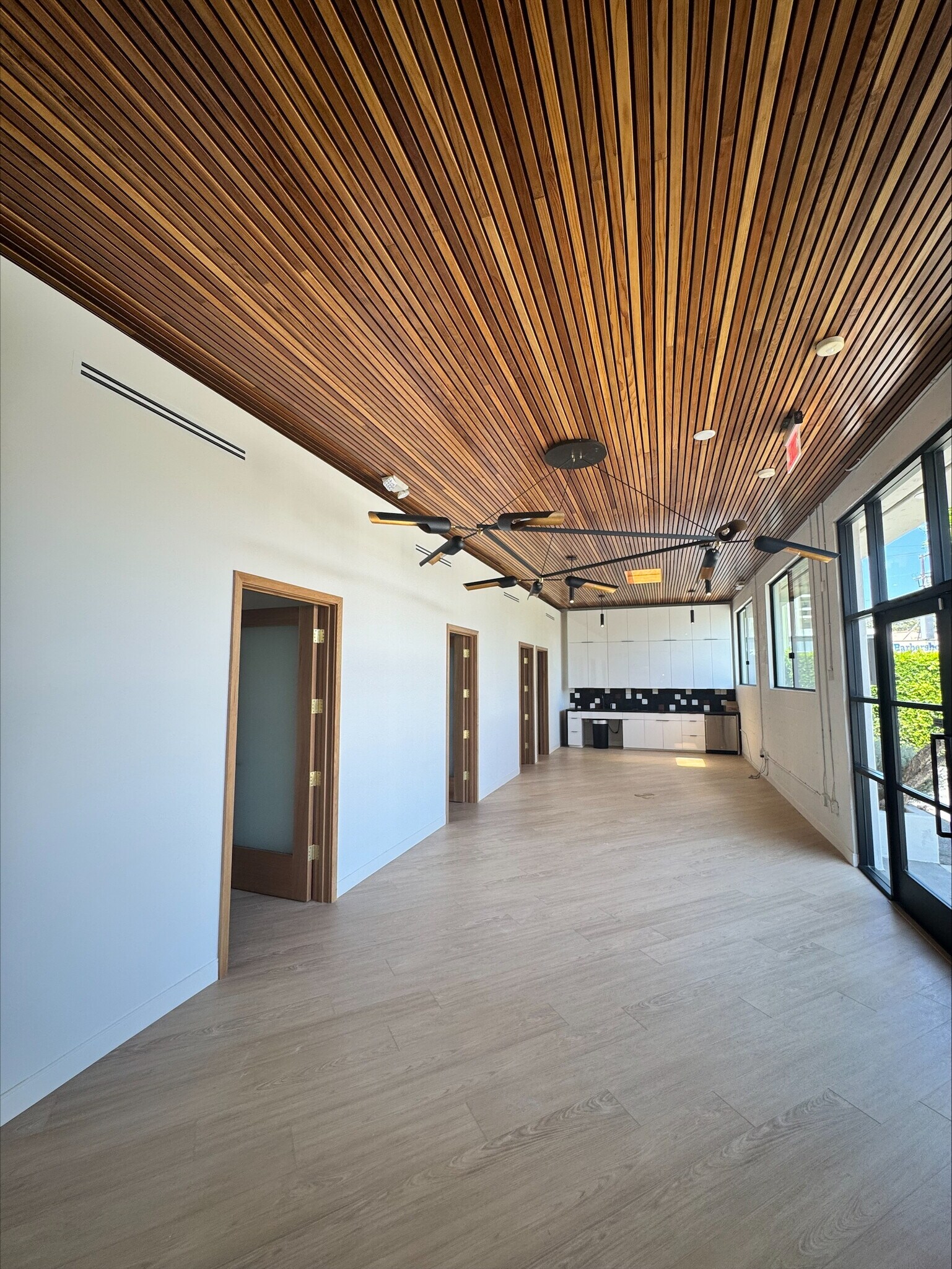 1154 S Robertson Blvd, Los Angeles, CA for lease Primary Photo- Image 1 of 16