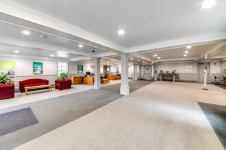 99 Newtown Ln, East Hampton, NY for lease Interior Photo- Image 2 of 15