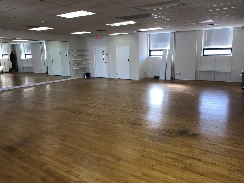 61 Main St, Norwalk, CT for lease - Building Photo - Image 3 of 27