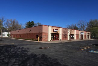 Plus de détails pour 401 N Main St, North Syracuse, NY - Commerce de détail à louer