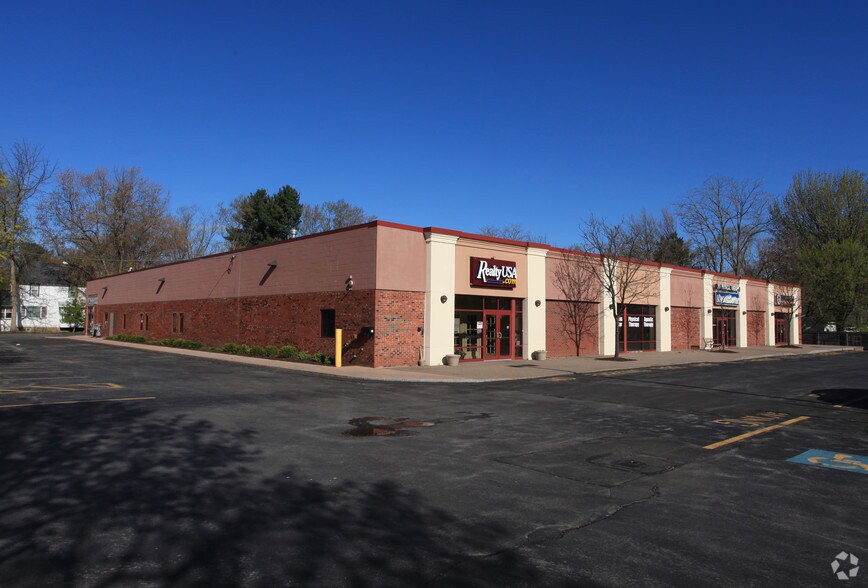 401 N Main St, North Syracuse, NY à louer - Photo principale - Image 1 de 9