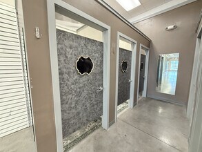 1925 E Market St, Harrisonburg, VA for lease Interior Photo- Image 2 of 11