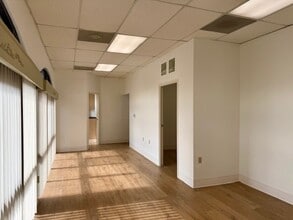 2277 Townsgate Rd, Westlake Village, CA à louer Photo intérieure- Image 1 de 3