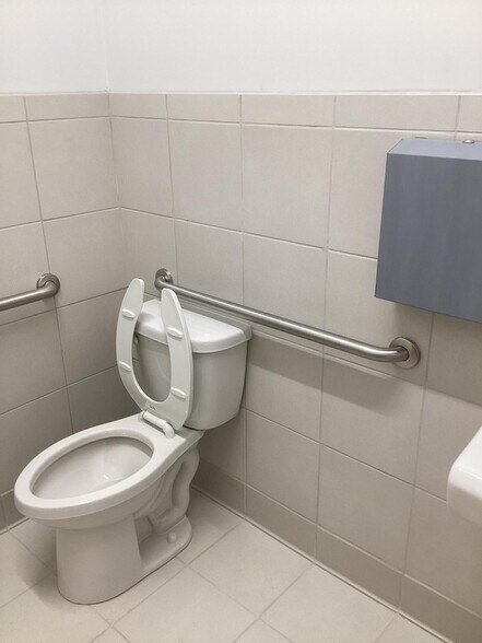 1203 W Base St, Madison, FL à louer - Photo du bâtiment - Image 3 de 6