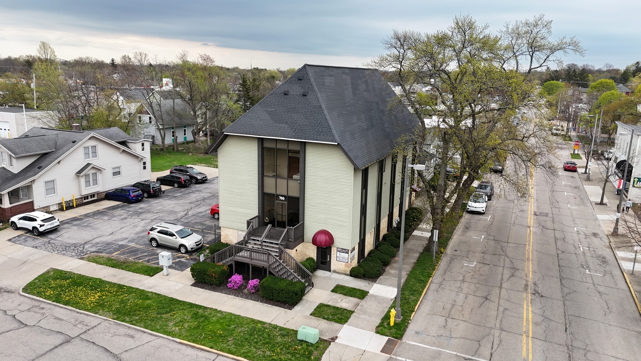 700, 710 Fulton & 114 N 7th Grand Haven portfolio of 3 properties for sale on LoopNet.ca Building Photo- Image 1 of 15