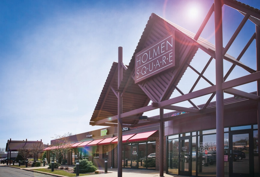 500 N Holmen Dr, Holmen, WI à vendre - Photo du bâtiment - Image 2 de 15