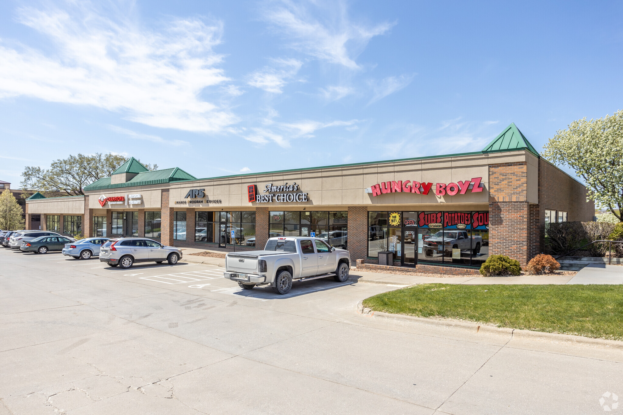 3000-3070 100th St, Urbandale, IA à vendre Photo du bâtiment- Image 1 de 1