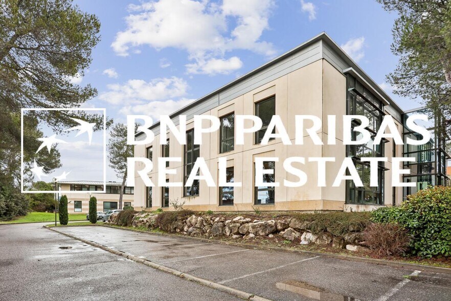 Office in Aix-en-Provence for lease - Building Photo - Image 2 of 16