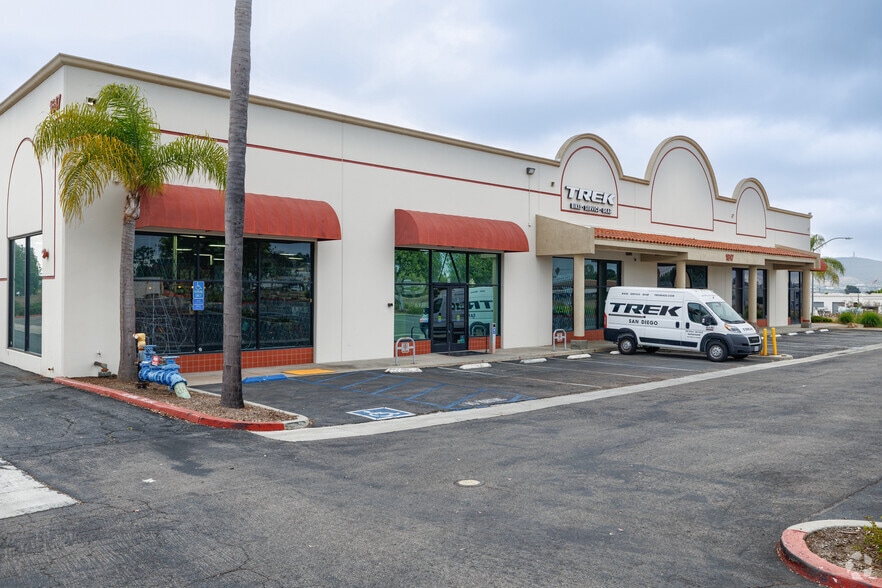 1617 Capalina Rd, San Marcos, CA à louer - Photo du bâtiment - Image 3 de 23